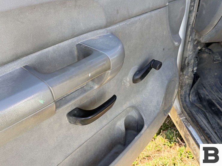 2005-chevrolet-silverado-2500-image-25