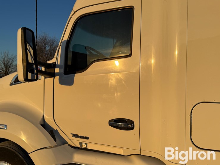 2021-kenworth-t680-image-14
