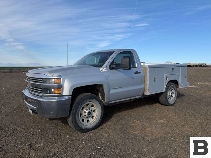 2017-chevrolet-silverado-3500-image-1