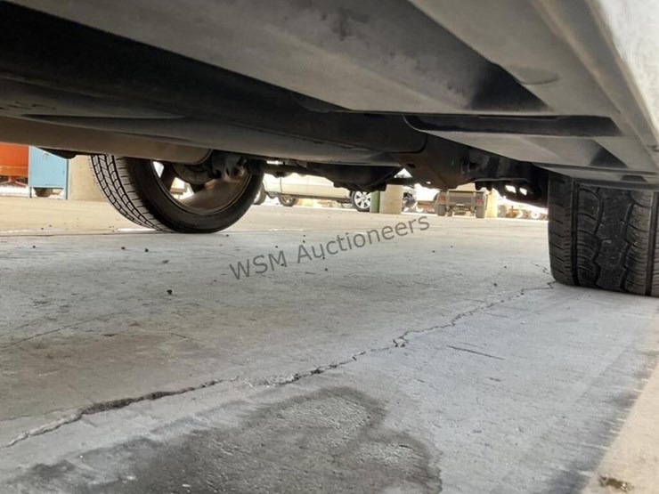 2008-cadillac-escalade-esv-image-24