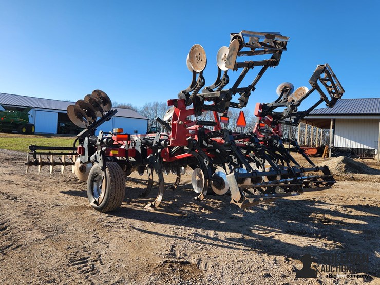 2011-case-ih-870-ecolo-tiger-9-shank-disk-ripper-image-7