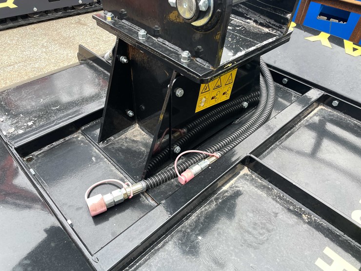 caterpillar-305-image-7