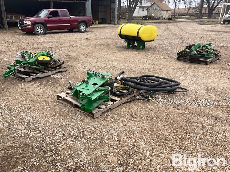 john-deere-12-image-5