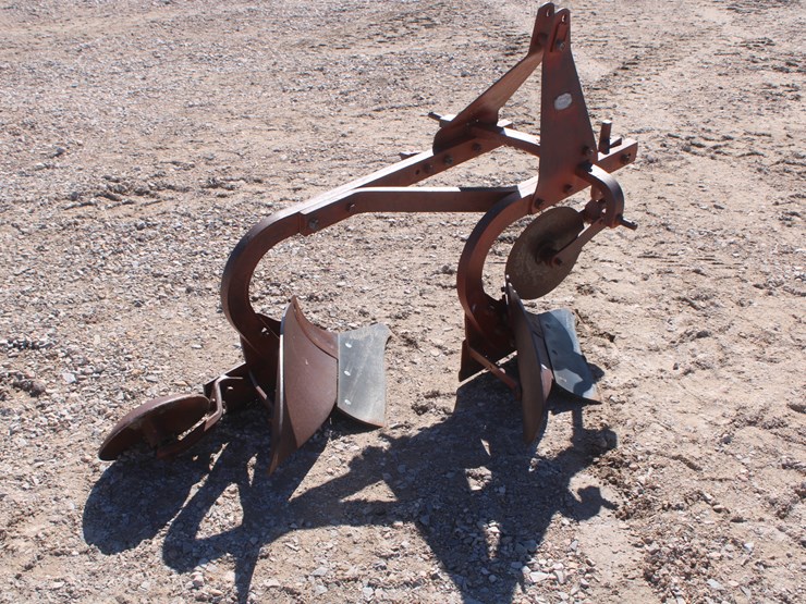 #2043-•-dearborn-2-bottom-plow-image-3