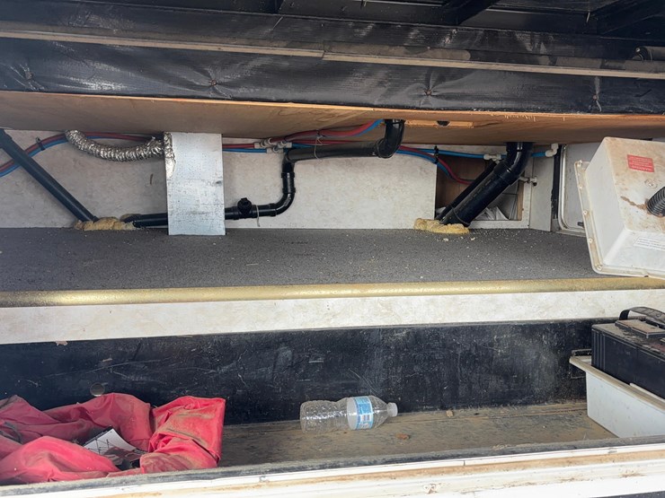 2004-forest-river-salem-camper-image-8