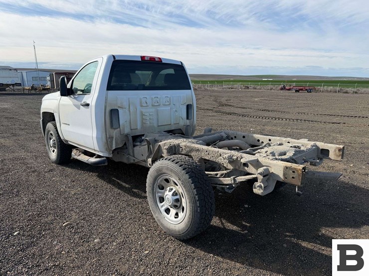 2018-chevrolet-silverado-3500-image-3