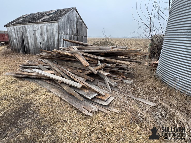 pile-of-dimensional-lumber-image-1