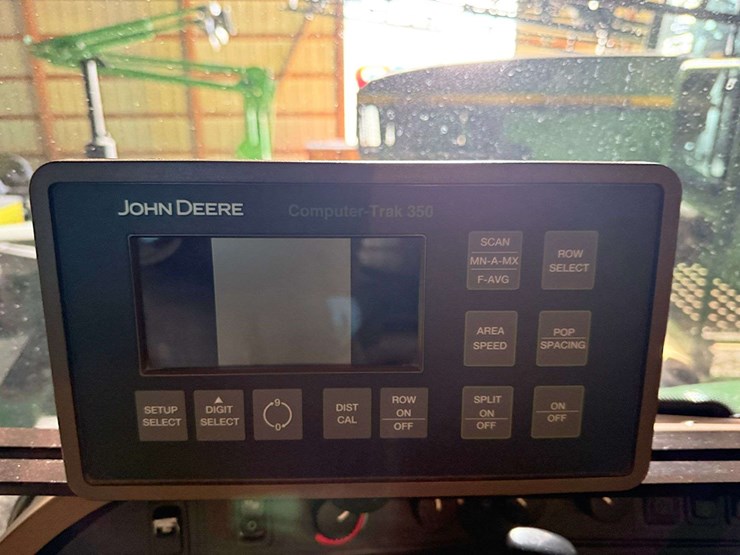 john-deere-1690-ccs-image-10