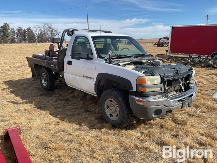 2004-gmc-k2500-image-3