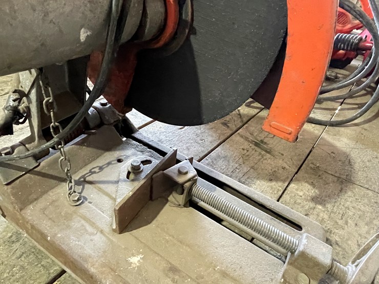 #7209-•-makita-14"-portable-cut-off-saw-image-10