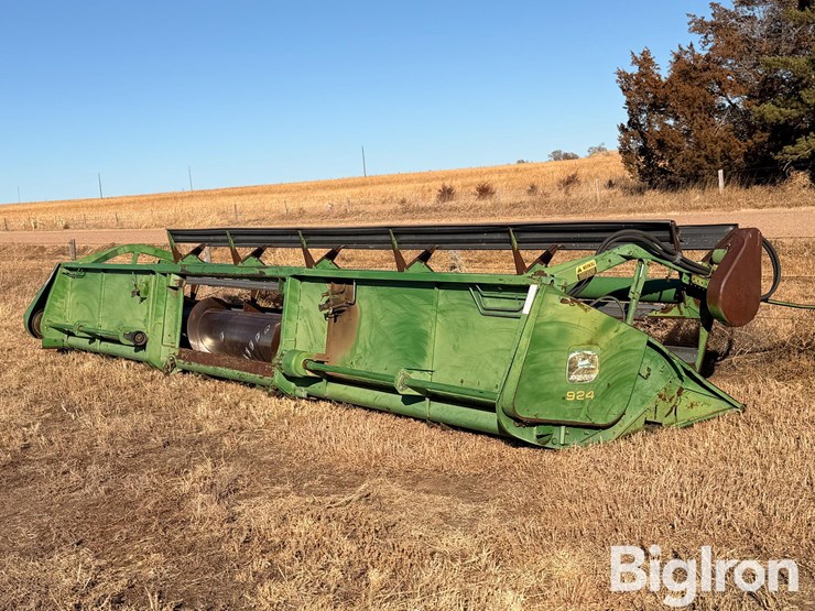 john-deere-924-image-4
