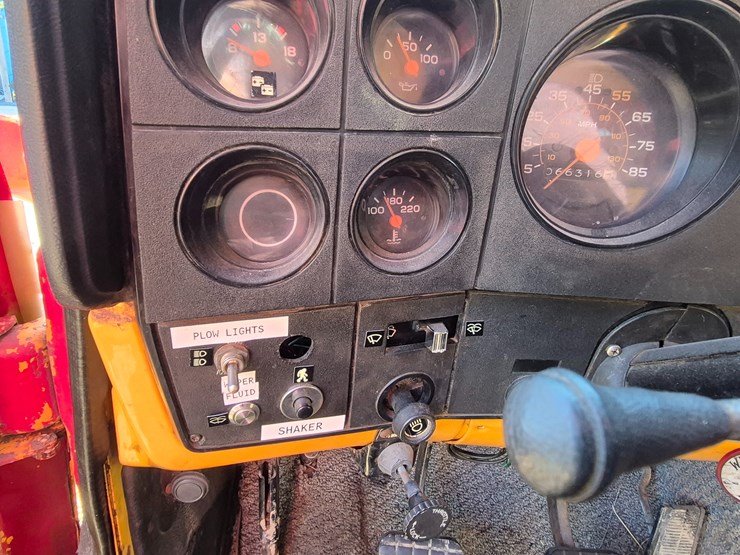 1985-gmc-7000-image-25