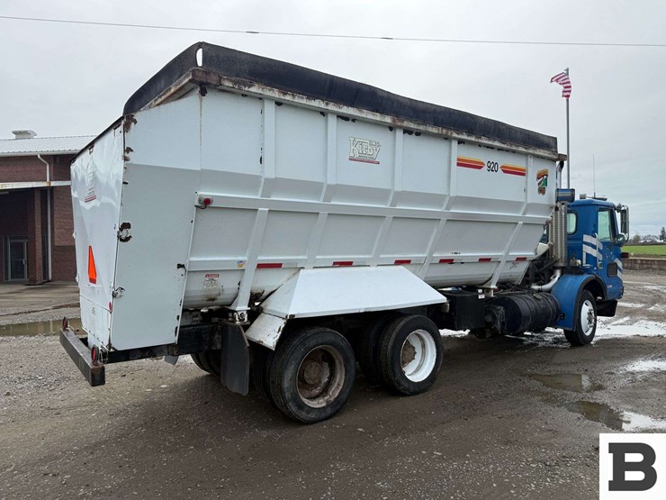 1996-volvo-wx-feed-truck---albany,-or-image-5