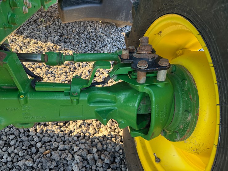 2017-john-deere-6120m-image-13