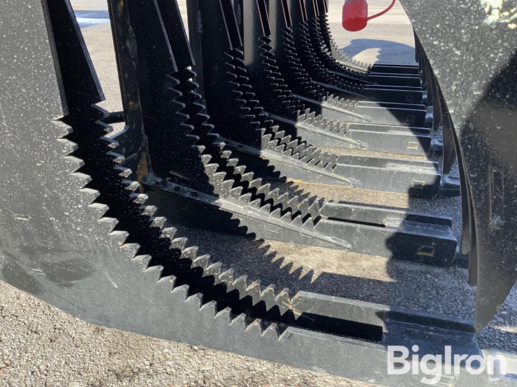 2025-massey-ferguson-730-image-15