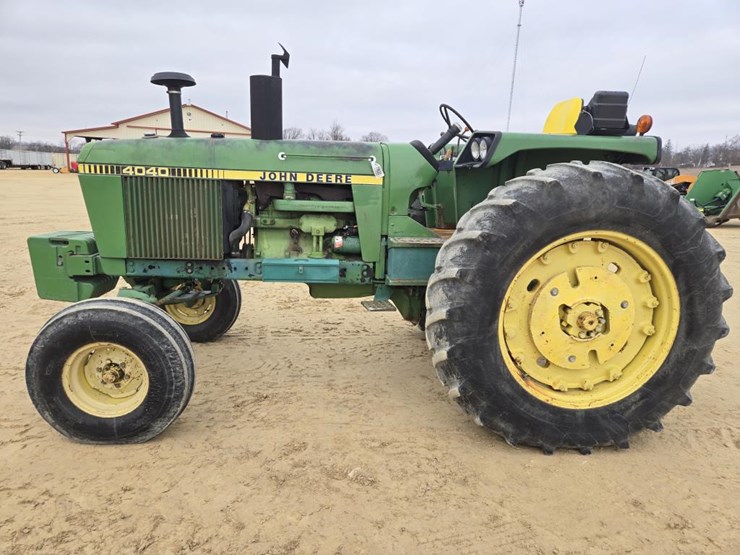 john-deere-4040-image-2