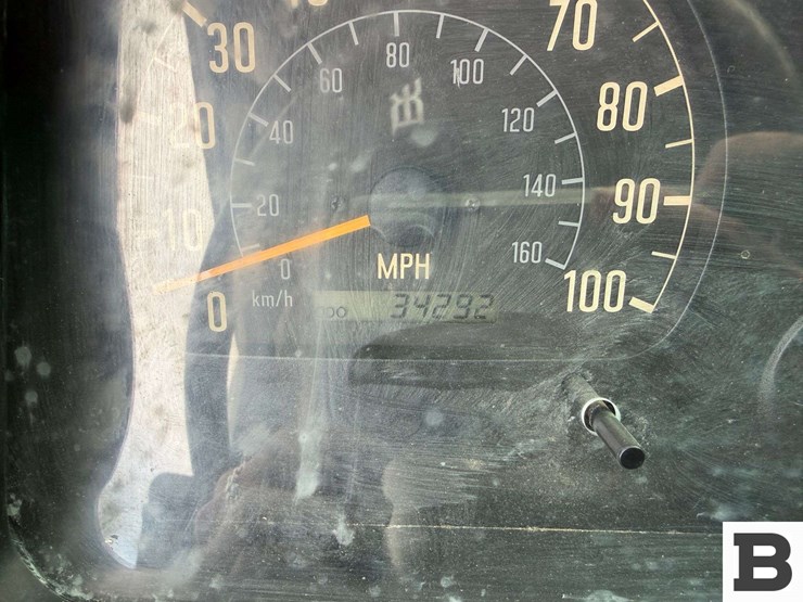 2007-isuzu-npr-image-24