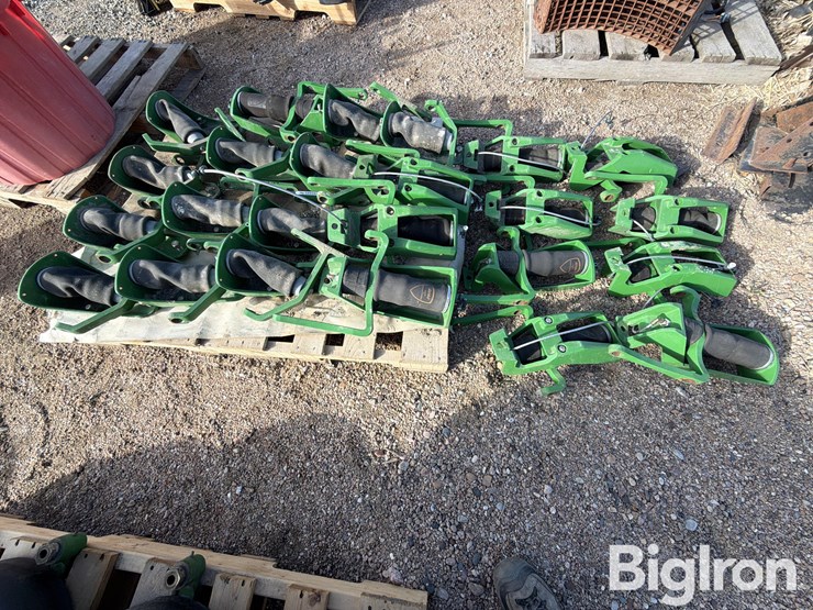 john-deere-24-image-4