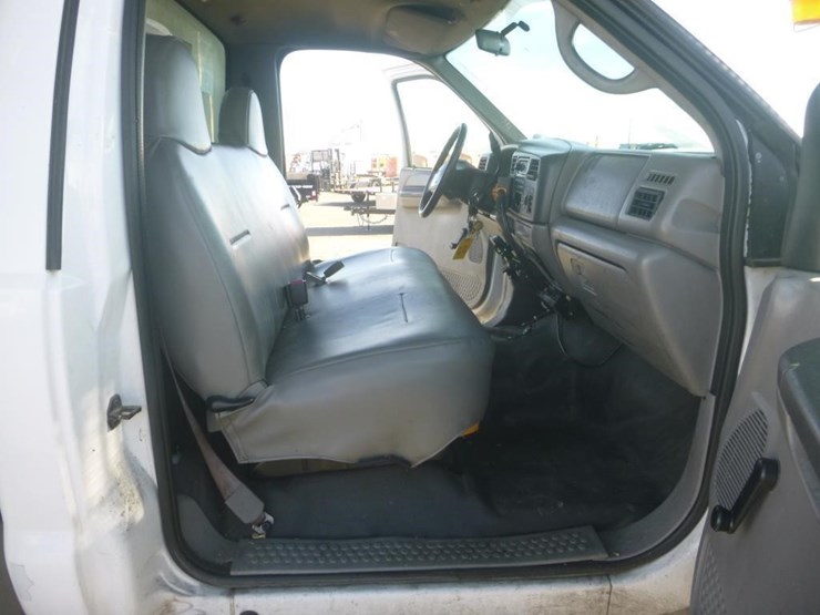 2000-ford-f550-image-13