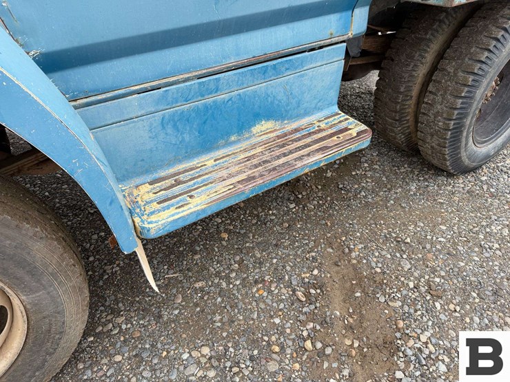 1986-ford-f700-image-11