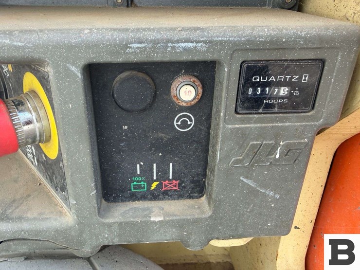 2011-jlg-1930es-image-15