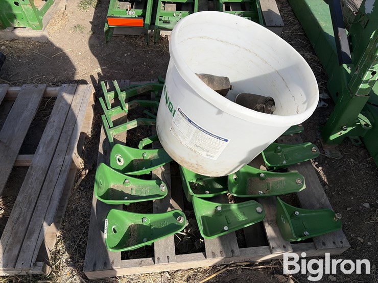 john-deere-12-image-9