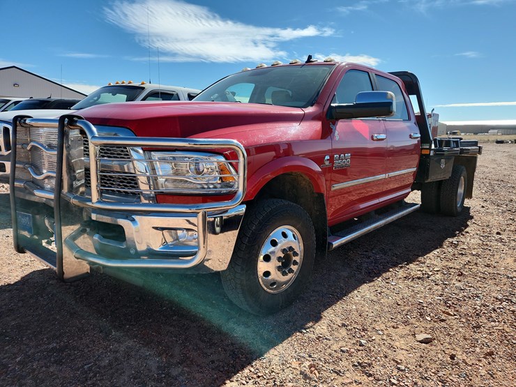 2018-ram-3500-laramie-image-1