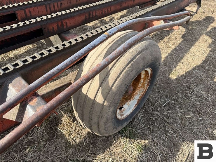 hesston-38-bale-feeder---davenport,-wa-image-16