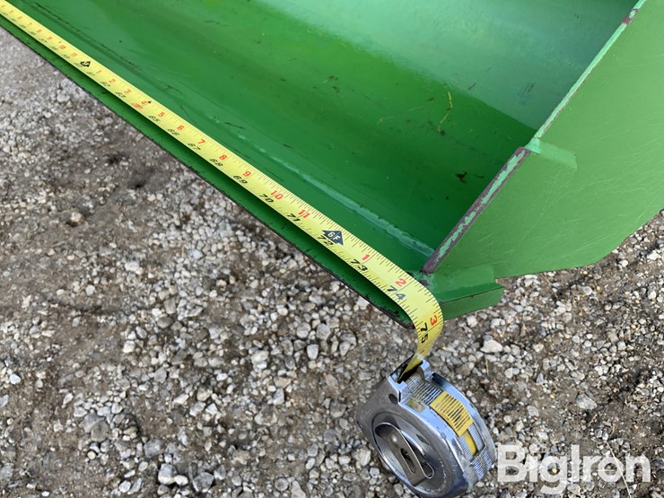 2015-john-deere-3046r-image-14