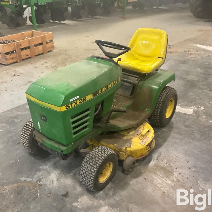 JOHN DEERE STX38