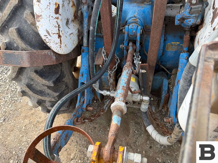 1977-ford-5600-image-23