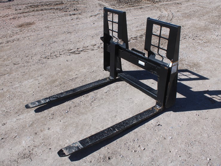 #2049-•-hd-skid-steer-attach-pallet-forks-image-2