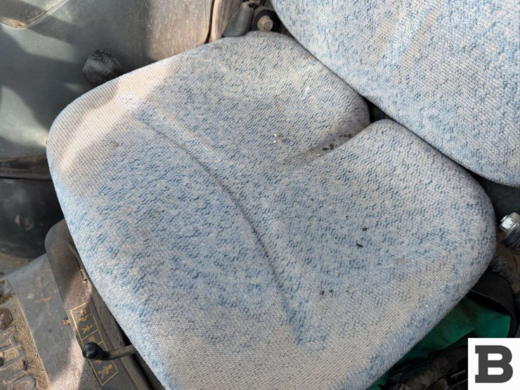 2008-new-holland-tn85fa-image-27