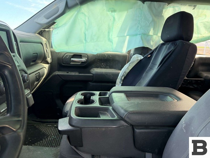 2023-chevrolet-silverado-3500-image-36