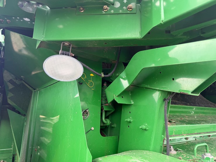 2009-john-deere-9670-sts-image-60