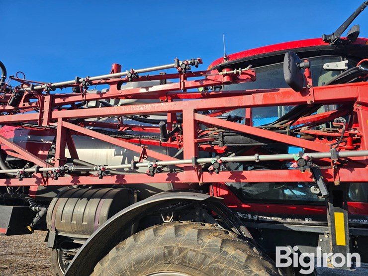 2016-case-ih-patriot-4440-image-14