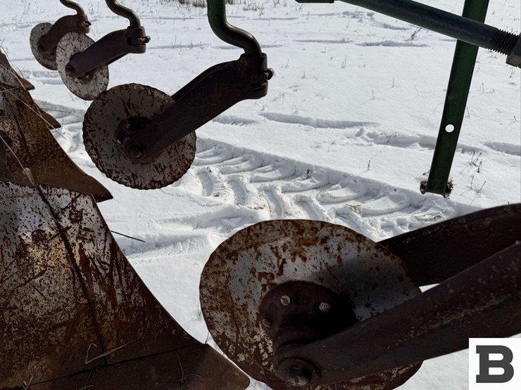 john-deere-4-bottom-plow---addy,-wa-image-15