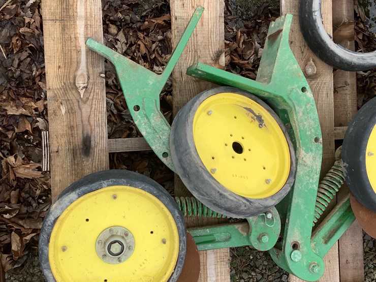 john-deere-1775-image-12