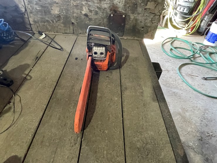 #7201-•-husqvarna-chain-saw-image-2