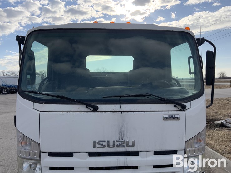 2011-isuzu-nrr-image-10