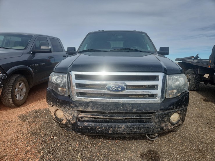 2011-ford-expedition-image-3