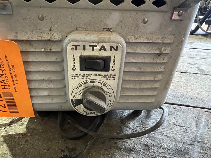 #7212-•-(2)-electric-milkhouse-heaters-image-11