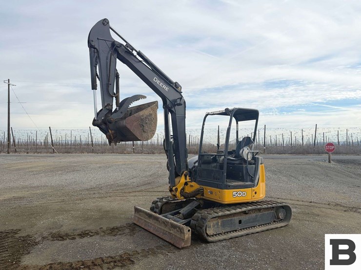 2012-deere-50d-image-1