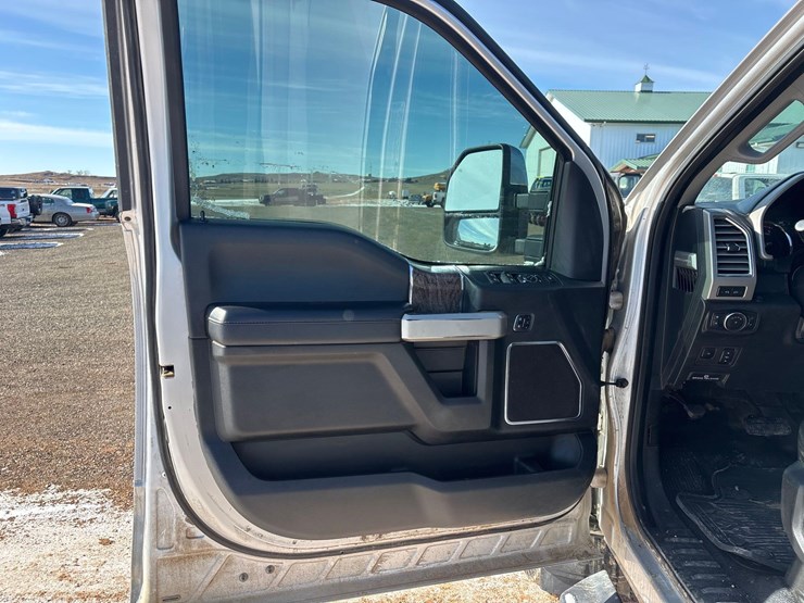 2017-ford-f250-image-16