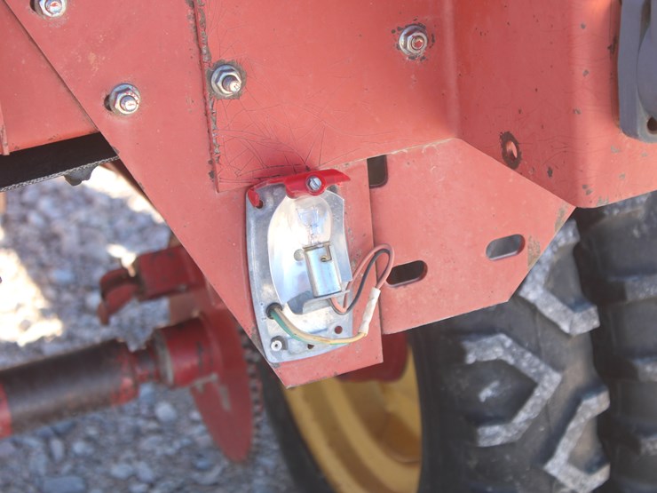 new-holland-166-image-24