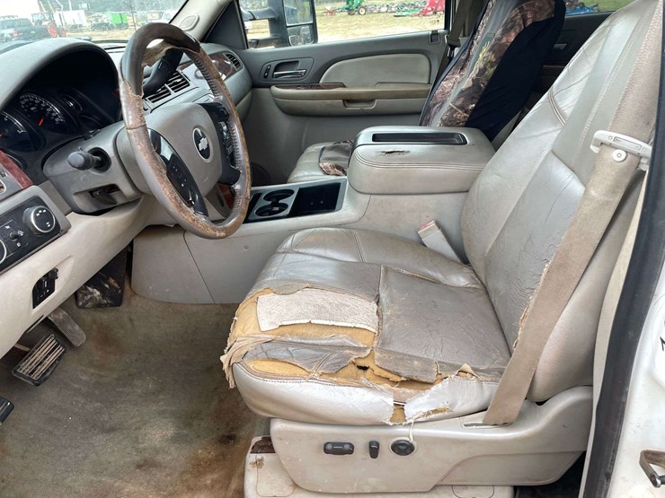 2008-chevrolet-silverado-3500-image-10