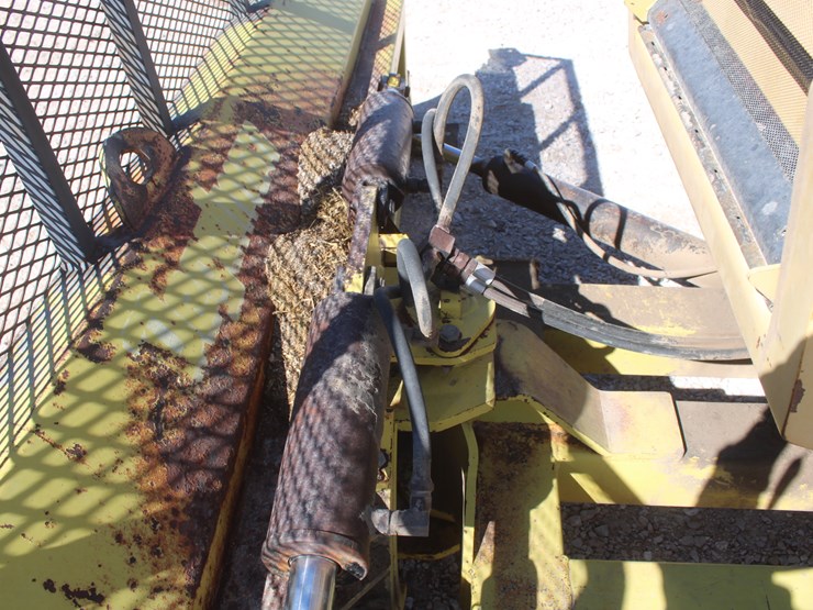 1980-versatile-875-image-18