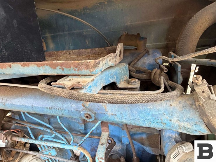 1977-ford-5600-image-38