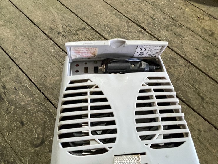 #7215-•-wagan-tech-electric-cooler-image-8