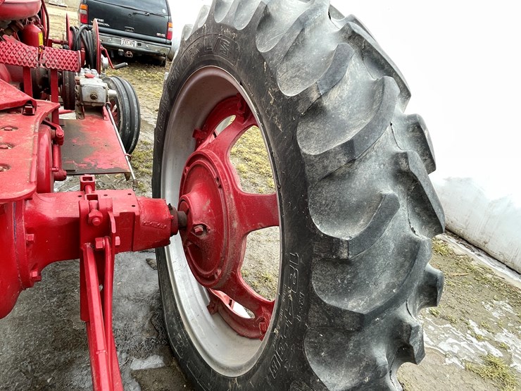 #3206-•-farmall-h-tractor-image-29